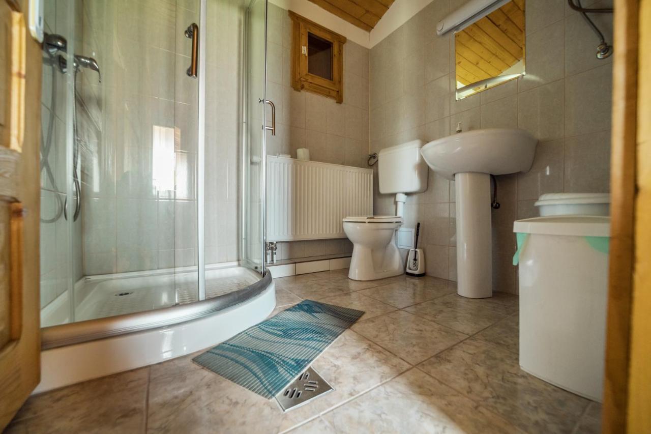 Biotour Camping & Restaurant Ghimeş-Făget Zewnętrze zdjęcie