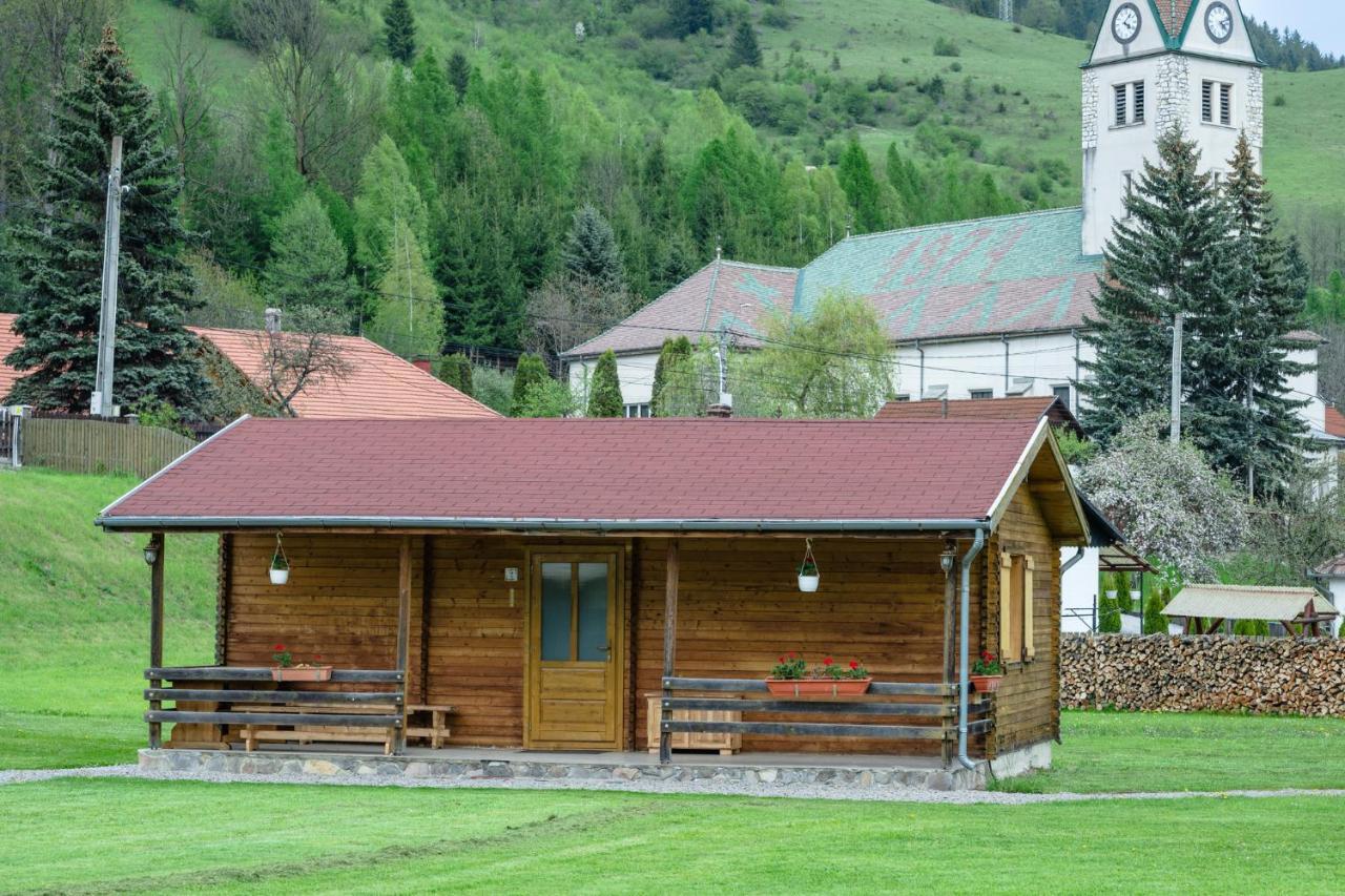 Biotour Camping & Restaurant Ghimeş-Făget Zewnętrze zdjęcie